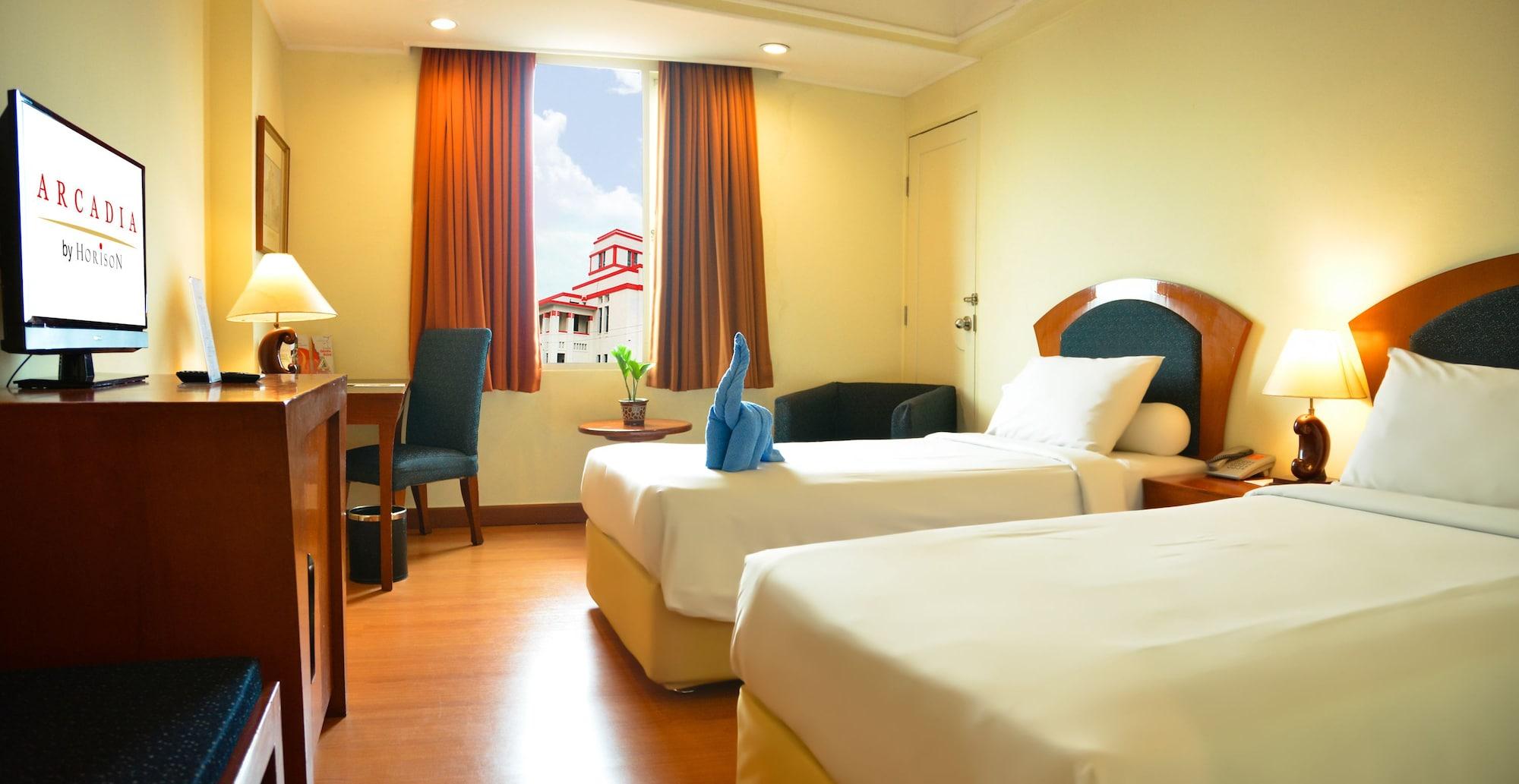 Arcadia Surabaya Hotel Luaran gambar