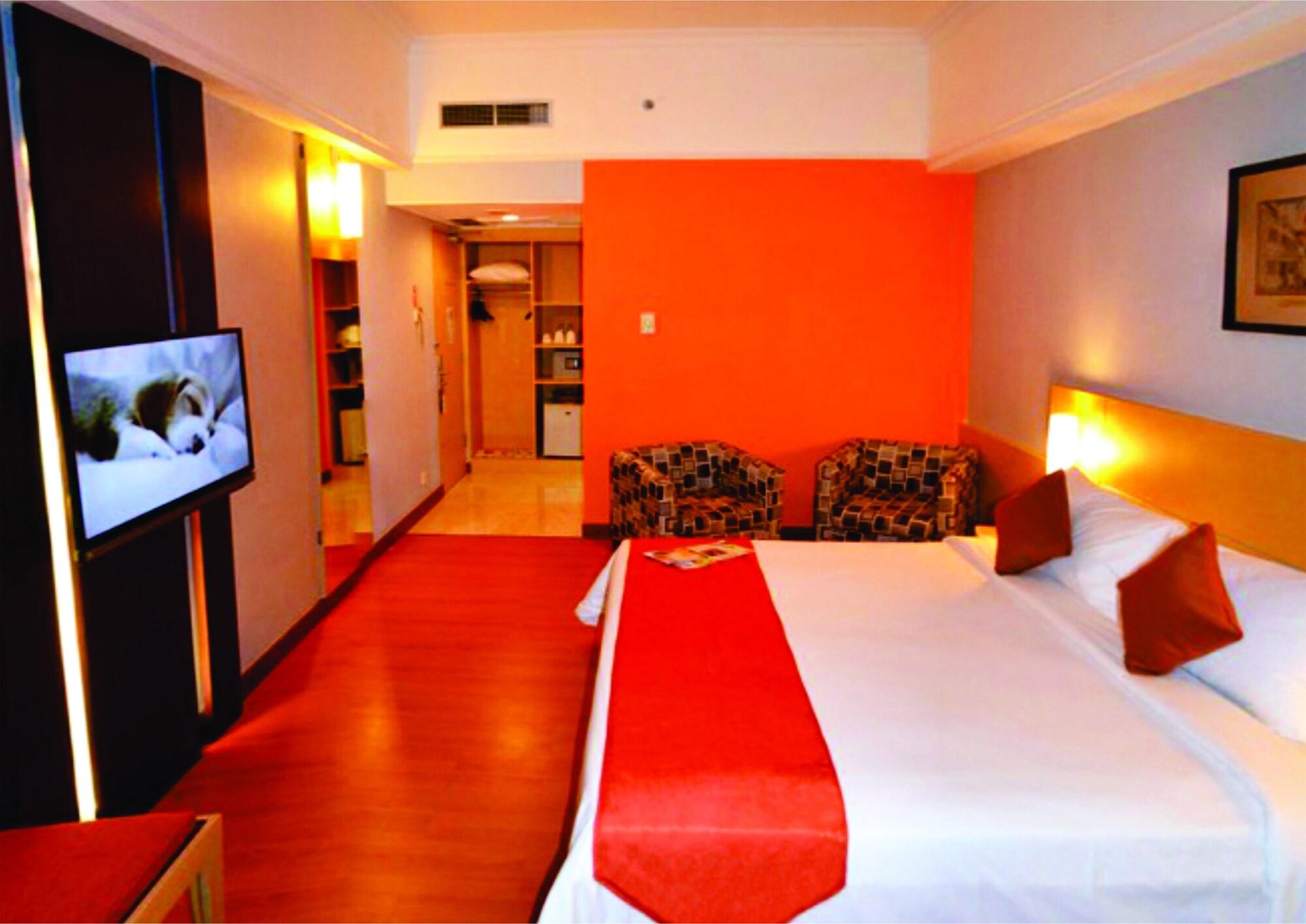 Arcadia Surabaya Hotel Luaran gambar