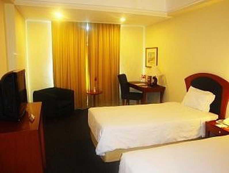 Arcadia Surabaya Hotel Luaran gambar