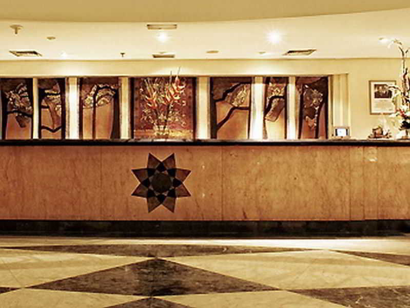 Arcadia Surabaya Hotel Luaran gambar