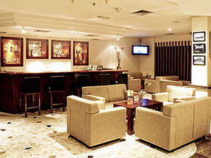 Arcadia Surabaya Hotel Luaran gambar