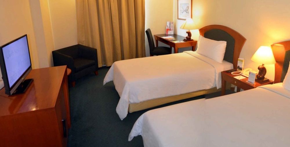 Arcadia Surabaya Hotel Luaran gambar